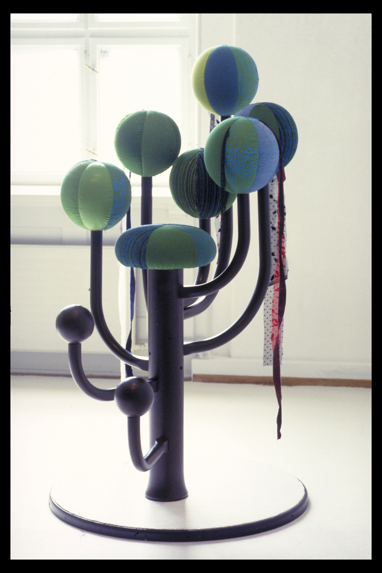 Peter opsvik hotsell globe garden chair